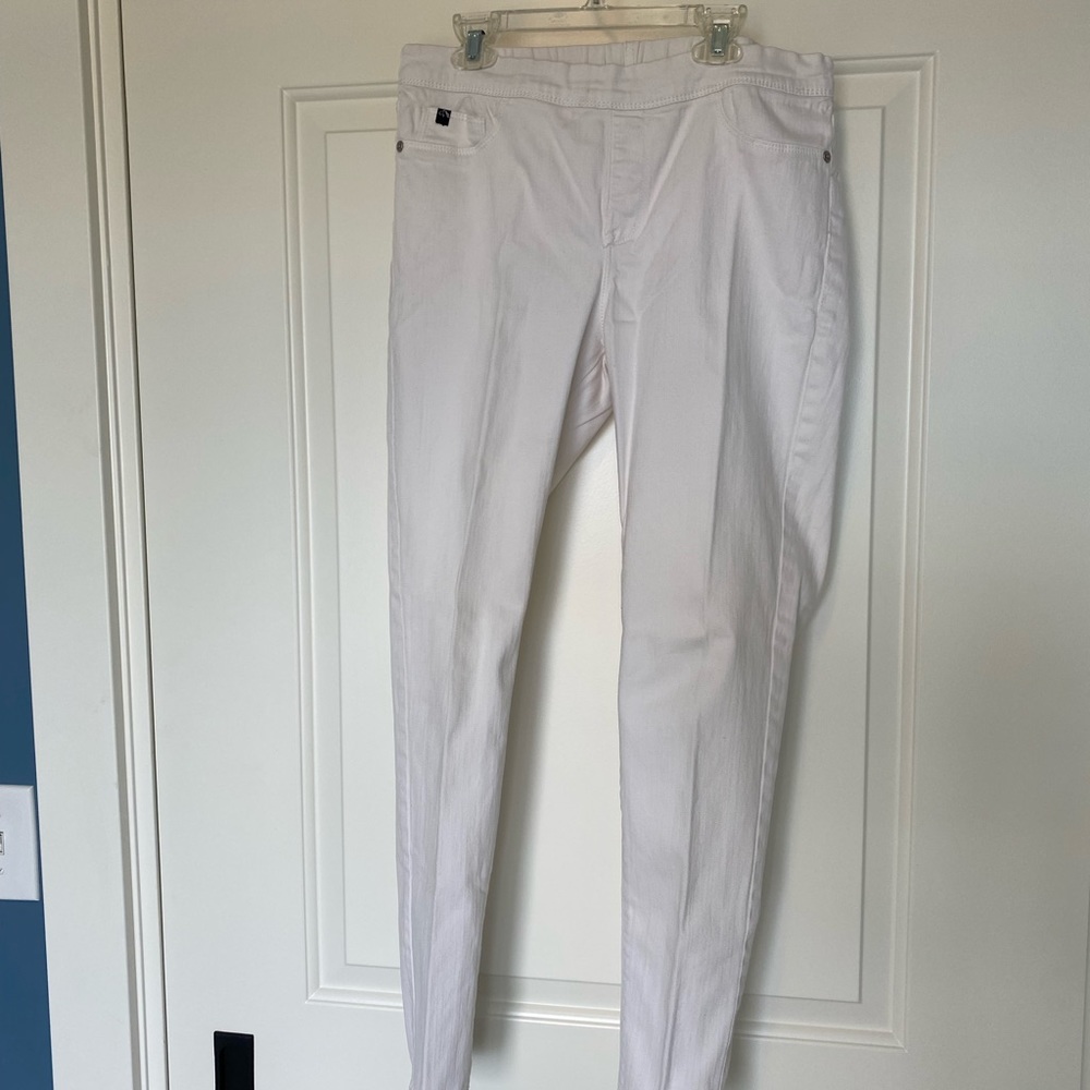 2 pair Jordache skinny jeans
